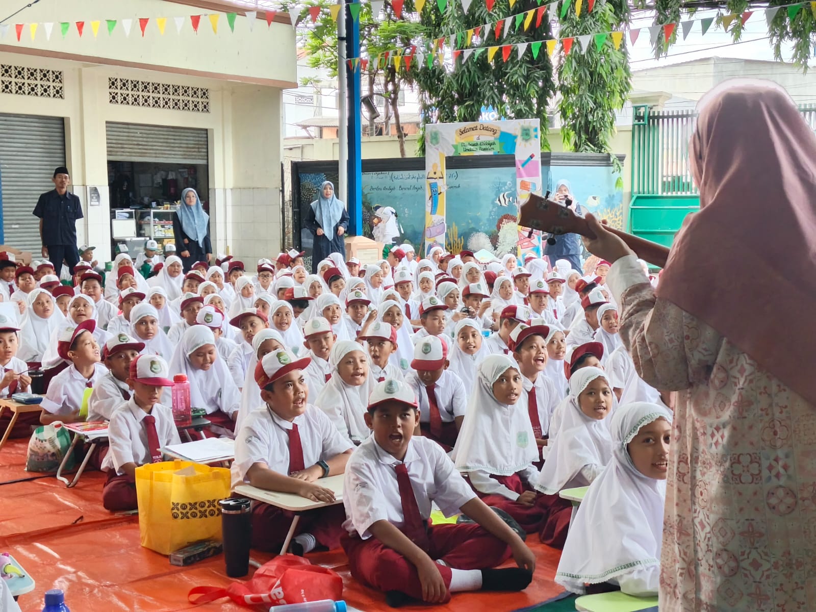 Wisata LiterAsyik Ke MI Umdatur Rasikhien